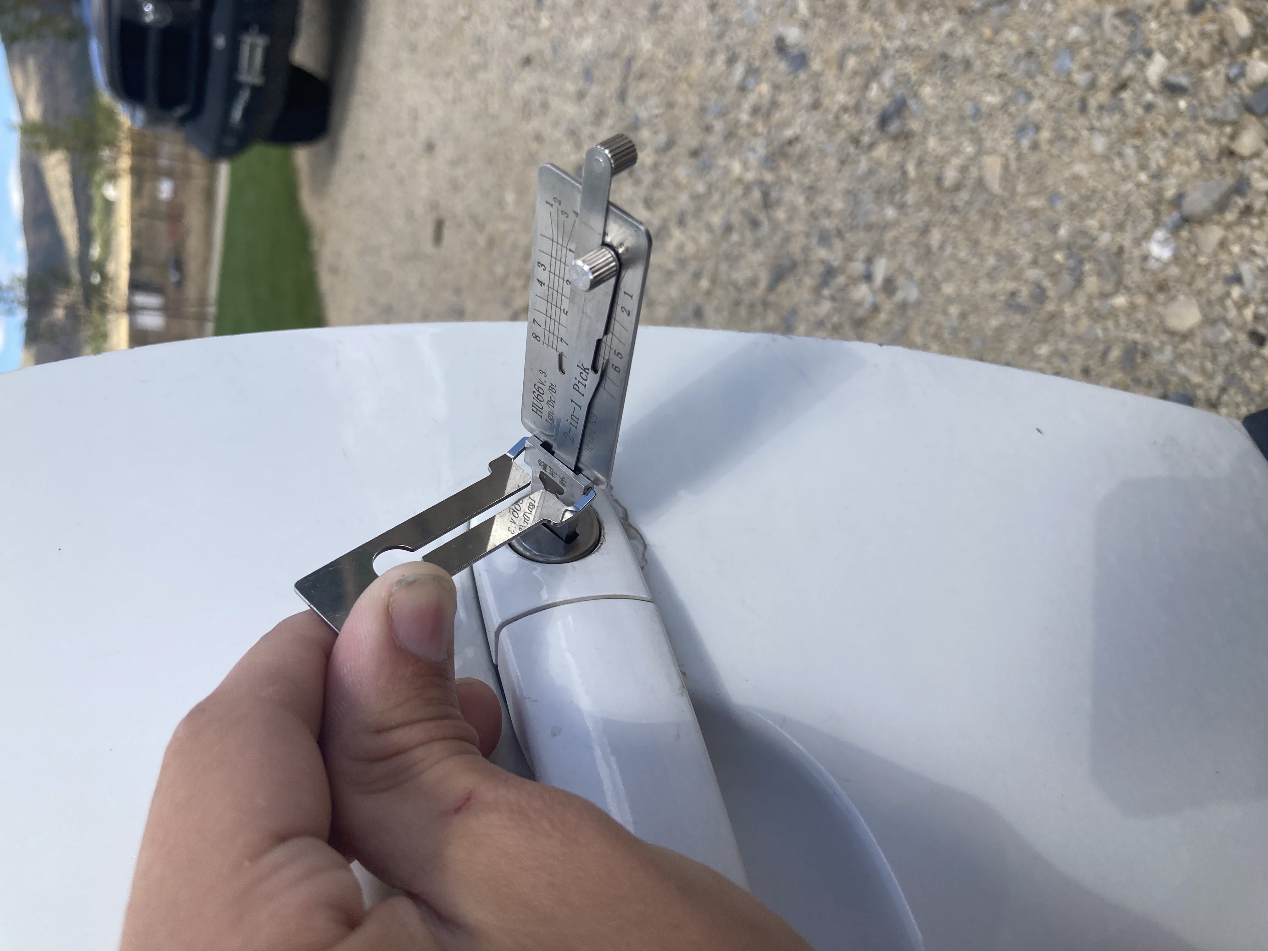 Car Lockout Service with Lishi Tools